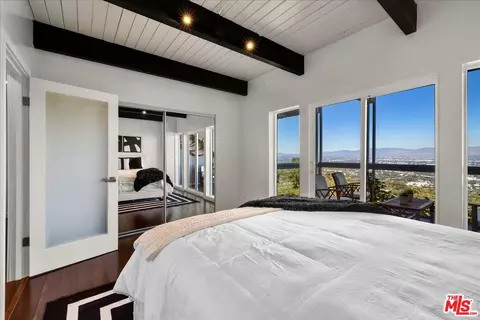 Bedroom - 3252 Wrightwood Dr, Studio City, CA 91604 photo 2 of 4