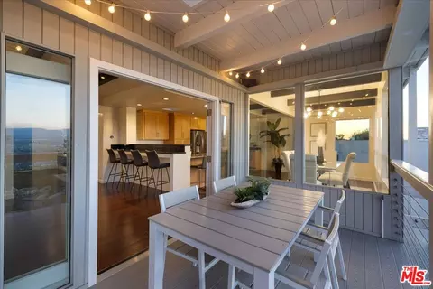 Exterior - 3252 Wrightwood Dr, Studio City, CA 91604 photo 4 of 21
