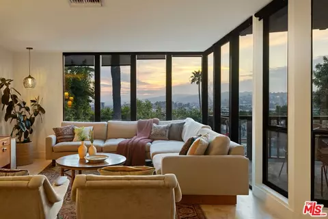 3900 Clayton Ave, Los Angeles, CA 90027