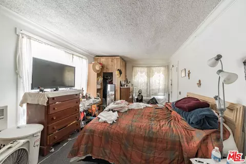 Bedroom - 1063 N Summit Ave, Pasadena, CA 91103 photo 5 of 5