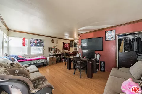 Living - 1063 N Summit Ave, Pasadena, CA 91103 photo 1 of 2
