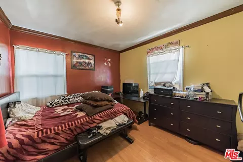 Bedroom - 1063 N Summit Ave, Pasadena, CA 91103 photo 2 of 5