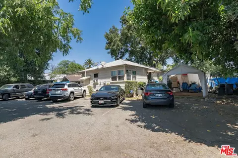 View/Area - 1063 N Summit Ave, Pasadena, CA 91103 photo 2 of 2