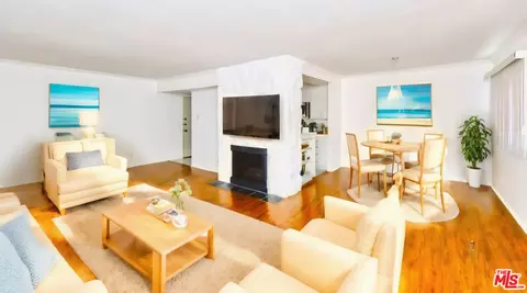 1242 S Barrington Ave #209, Los Angeles, CA 90025