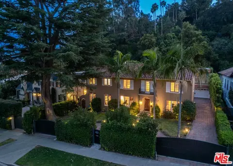 2611 N Vermont Ave, Los Angeles, CA 90027