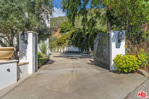 Exterior - 2527 Mesa Ter, Upland, CA 91784 photo 4 of 14
