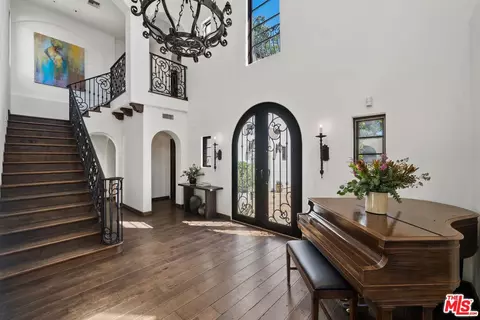 Entry Way - 2527 Mesa Ter, Upland, CA 91784 photo 1 of 3