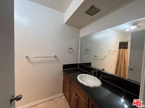 Bath - 8020 Canby Ave #6, Reseda, CA 91335 photo 2 of 4