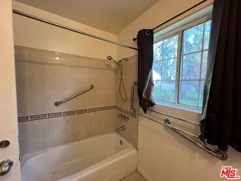 Bath - 8020 Canby Ave #6, Reseda, CA 91335 photo 4 of 4