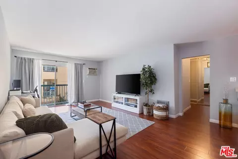 18307 Burbank Blvd #120, Tarzana, CA 91356