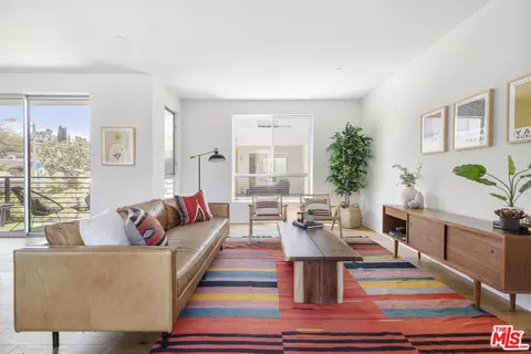 1402 Prism Dr, Los Angeles, CA 90041