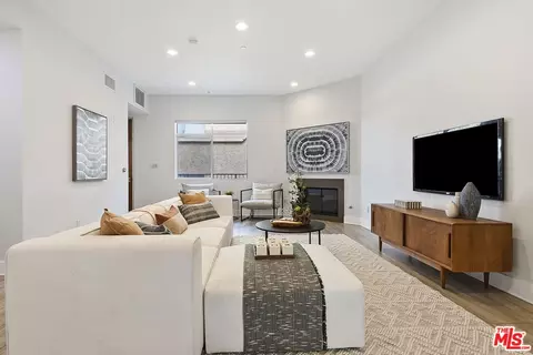 1737 Colby Ave #204, Los Angeles, CA 90025