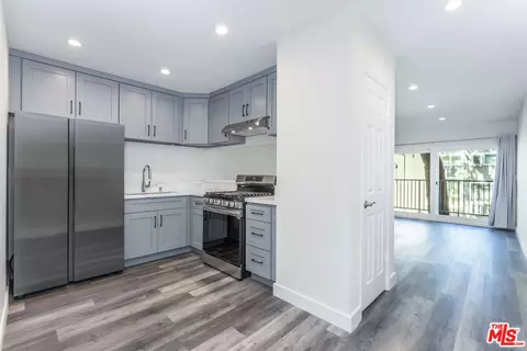 15344 Weddington St #109, Sherman Oaks, CA 91411