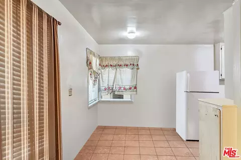 Kitchen - 241 E Washington Blvd, Pasadena, CA 91104 photo 1 of 2