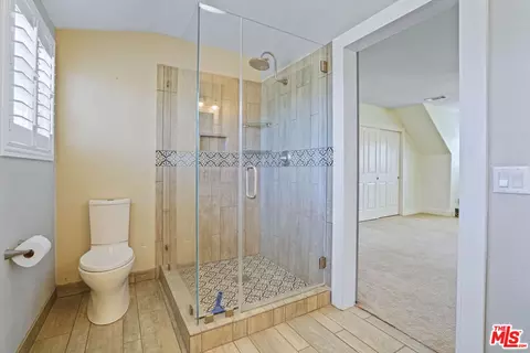 Bath - 1127 Shady Ln, Fillmore, CA 93015 photo 4 of 5