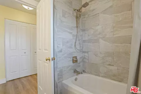 Bath - 1127 Shady Ln, Fillmore, CA 93015 photo 2 of 5