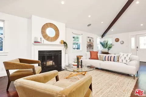 3633 Maplewood Ave, Los Angeles, CA 90066