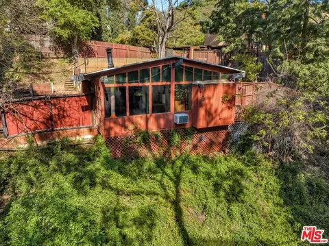 8879 Hollywood Hills Rd, Los Angeles, CA 90046