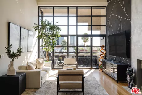 11636 Montana Ave #309, Los Angeles, CA 90049