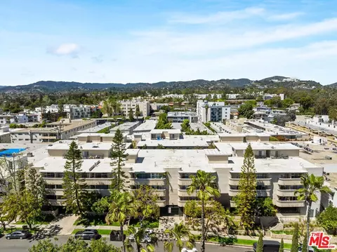 11645 Montana Ave #205, Los Angeles, CA 90049