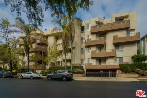 333 Westminster Ave #406, Los Angeles, CA 90020