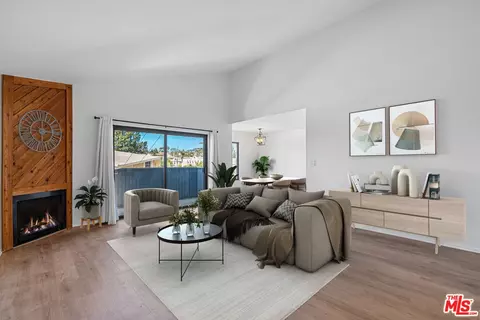 5530 Thornburn St #202, Los Angeles, CA 90045