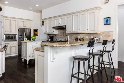 Kitchen - 612 Ranchito Rd, Monrovia, CA 91016 photo 1 of 4