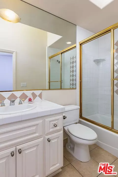 Bath - 612 Ranchito Rd, Monrovia, CA 91016 photo 4 of 5