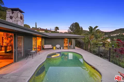 Exterior - 1839 Risa Pl, Glendale, CA 91208 photo 14 of 16