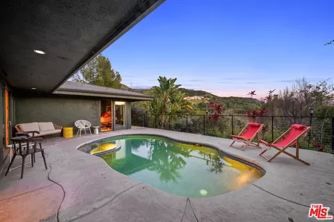 Exterior - 1839 Risa Pl, Glendale, CA 91208 photo 13 of 16