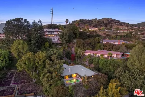 View/Area - 1839 Risa Pl, Glendale, CA 91208 photo 4 of 6