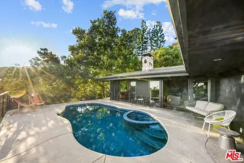 Exterior - 1839 Risa Pl, Glendale, CA 91208 photo 2 of 16
