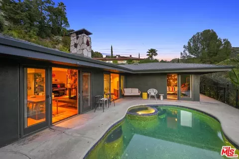 Exterior - 1839 Risa Pl, Glendale, CA 91208 photo 15 of 16