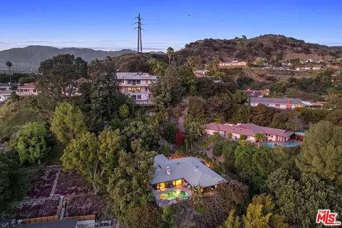View/Area - 1839 Risa Pl, Glendale, CA 91208 photo 6 of 6