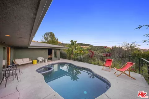 Exterior - 1839 Risa Pl, Glendale, CA 91208 photo 7 of 16