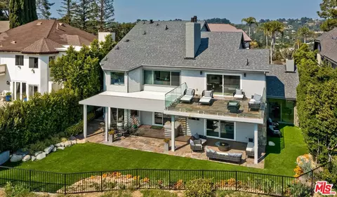 10122 Baywood Ct, Los Angeles, CA 90077