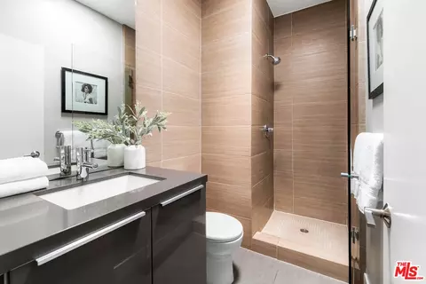 832 Palm Ave #306, West Hollywood, CA 90069 photo 13