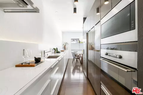 832 Palm Ave #306, West Hollywood, CA 90069 photo 6