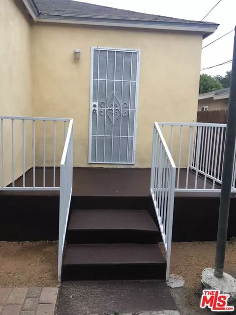 Exterior - 823 W 131st St, Compton, CA 90222 photo 5 of 5