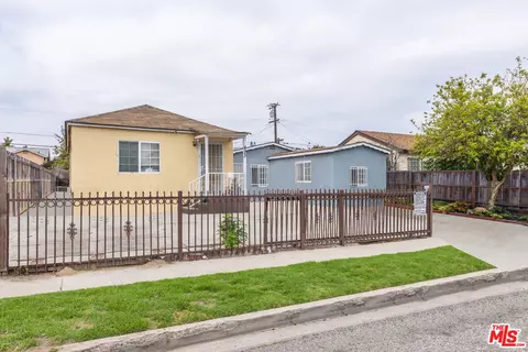 Exterior - 823 W 131st St, Compton, CA 90222 photo 2 of 5