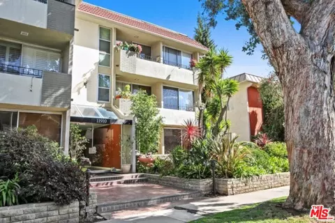 11910 Mayfield Ave #303, Los Angeles, CA 90049