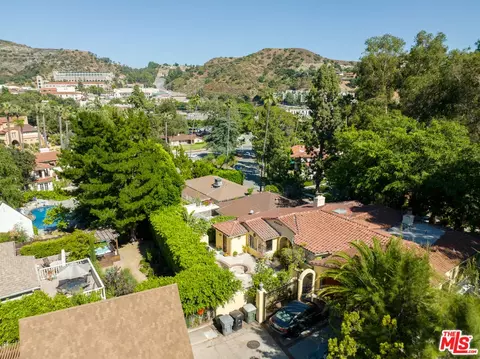 View/Area - 1437 E Mountain St, Glendale, CA 91207 photo 2 of 7