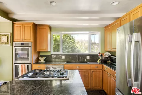 Kitchen - 1437 E Mountain St, Glendale, CA 91207 photo 2 of 4