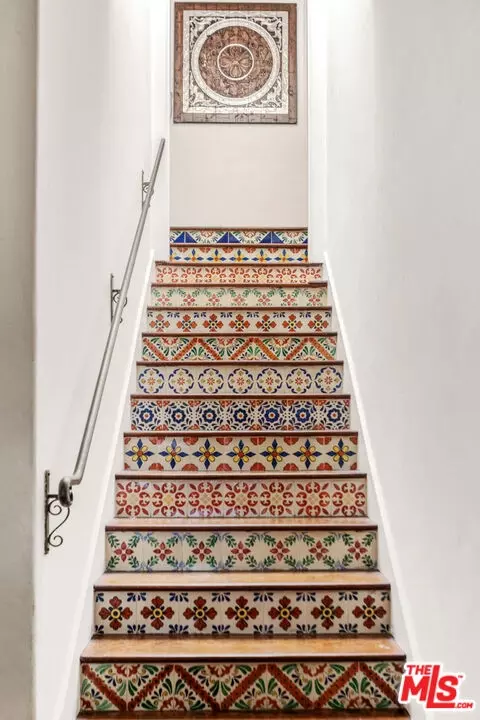 Entry Way - 1437 E Mountain St, Glendale, CA 91207 photo 1 of 4