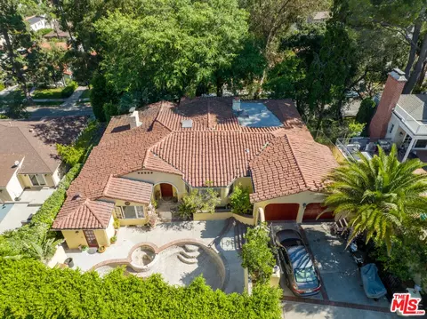 View/Area - 1437 E Mountain St, Glendale, CA 91207 photo 1 of 7