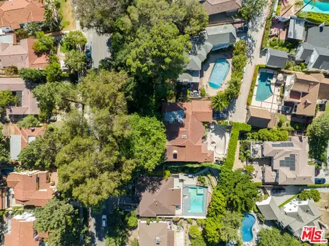 View/Area - 1437 E Mountain St, Glendale, CA 91207 photo 3 of 7