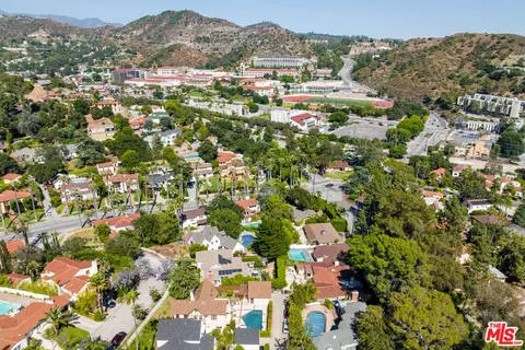 View/Area - 1437 E Mountain St, Glendale, CA 91207 photo 4 of 7