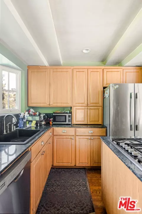 Kitchen - 1437 E Mountain St, Glendale, CA 91207 photo 4 of 4