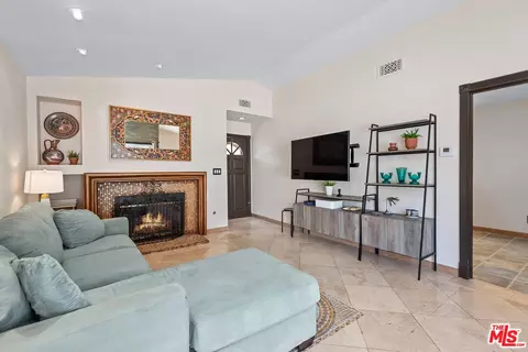 5610 Las Virgenes Rd #43, Calabasas, CA 91302
