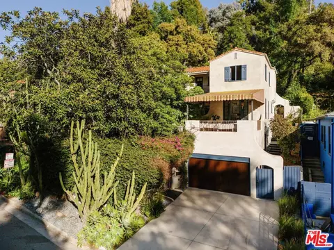 2946 N Beachwood Dr, Los Angeles, CA 90068